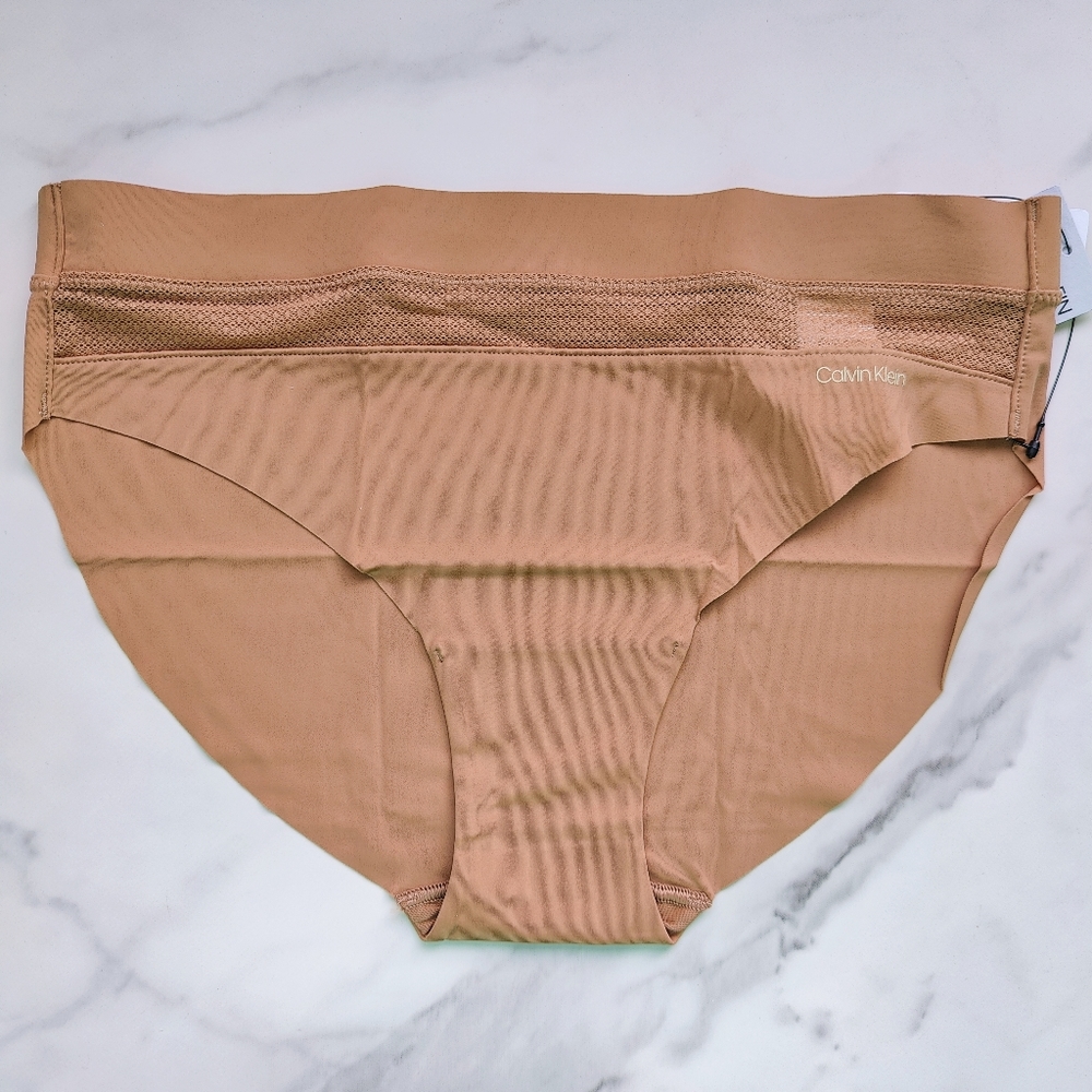 NWT CALVIN KLEIN PERFECTLY FIT FLEX BIKINI PANTY IN SANDALWOOD SIZE MEDIUM